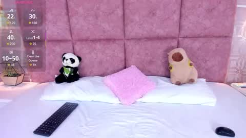 Nathalie Ross online show from February 7, 12:03 am