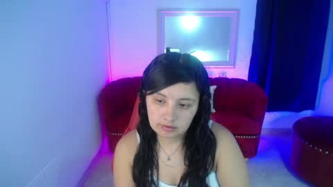 Snapshot of nathaly_low chatting on July 9, 12:31 pm nathaly low online show from July 9, 12:31 pm