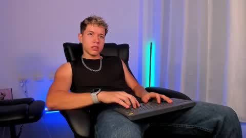 Nathan online show from November 8, 4:18 pm