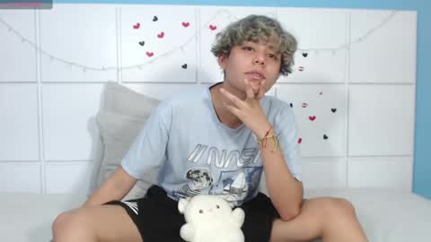 nathanbell1 online show from September 26, 12:25 am