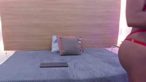 Snapshot of nathy_ross chatting on February 19, 3:50 am nathy_ross online show from February 19, 3:50 am