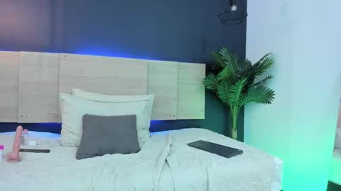 Snapshot of nathy_ross chatting on February 24, 2:08 am nathy_ross online show from February 24, 2:08 am