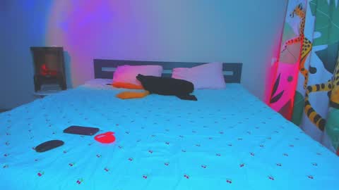 Tisha online show from April 6, 11:22 am