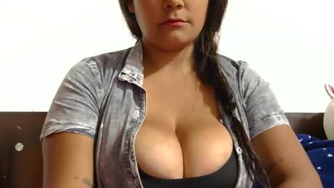 Snapshot of natty_01 chatting on May 27, 3:47 am natalia online show from May 27, 3:47 am