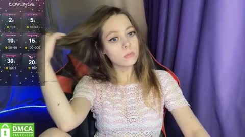 Snapshot of natural_babe666 chatting on October 15, 7:41 am natural_babe666 online show from October 15, 7:41 am