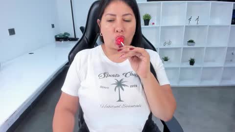 Snapshot of natural_bigboobs chatting on November 8, 7:56 pm Jazmin Bigboobs online show from November 8, 7:56 pm