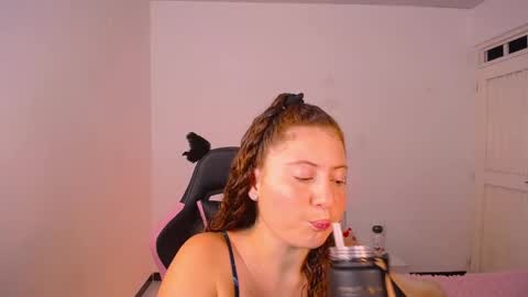 natural_ginger5 online show from April 15, 10:32 pm