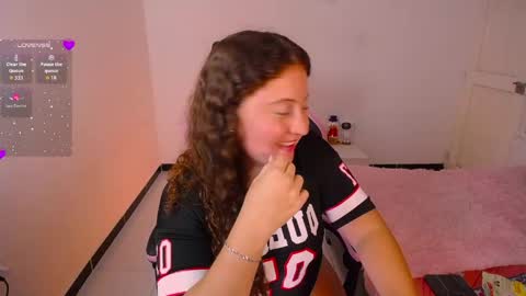 natural_ginger5 online show from May 23, 4:18 am