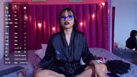 Snapshot of naturaltitss_ chatting on January 31, 10:42 pm Gwen online show from January 31, 10:42 pm