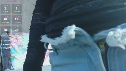 Snapshot of naturaltitss_ chatting on June 30, 7:26 pm Gwen online show from June 30, 7:26 pm