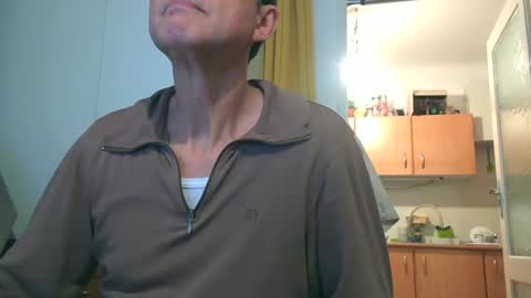 Snapshot of naturista25 chatting on November 24, 3:23 pm naturista25 online show from November 24, 3:23 pm