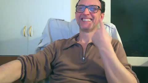 Snapshot of naturista25 chatting on November 30, 7:40 pm naturista25 online show from November 30, 7:40 pm