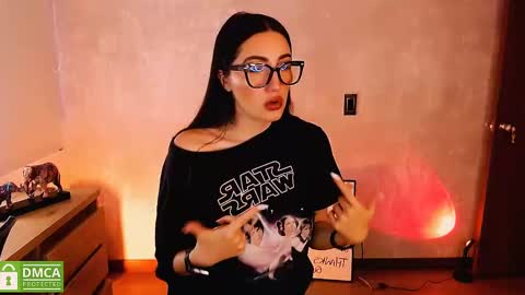Snapshot of natval_ chatting on December 12, 11:07 am Natalia Valeria online show from December 12, 11:07 am