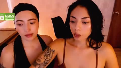 Snapshot of natval_ chatting on February 25, 2:11 pm Natalia Valeria online show from February 25, 2:11 pm