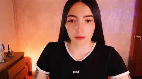 Snapshot of natval_ chatting on October 2, 10:33 am Natalia Valeria online show from October 2, 10:33 am