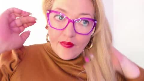 Snapshot of naty__mature_ chatting on October 14, 9:32 am Nataly online show from October 14, 9:32 am
