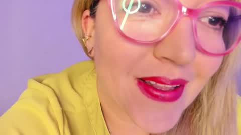 Snapshot of naty__mature_ chatting on November 15, 7:32 pm Nataly online show from November 15, 7:32 pm