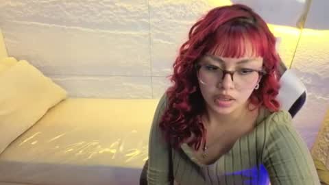 Snapshot of naty_red_v chatting on August 7, 8:22 pm Naty online show from August 7, 8:22 pm