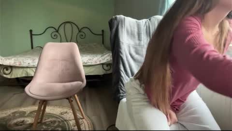 Snapshot of natybron chatting on December 2, 6:52 am Andreea online show from December 2, 6:52 am