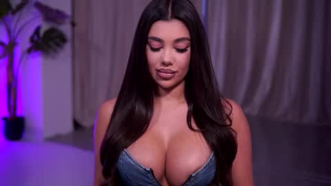 Naty online show from March 19, 8:02 pm