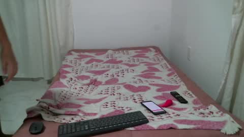 Snapshot of natyscoth chatting on January 19, 3:29 am online show from January 19, 3:29 am