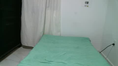 Snapshot of natyscoth chatting on February 1, 2:47 am online show from February 1, 2:47 am