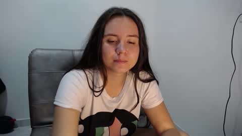 Snapshot of natyscoth chatting on October 18, 3:31 am online show from October 18, 3:31 am