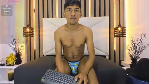 Snapshot of natzuki_ chatting on February 9, 11:47 am natzuki_ online show from February 9, 11:47 am