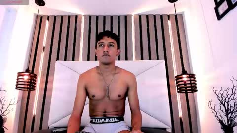 Snapshot of natzuki_ chatting on February 12, 11:49 am natzuki_ online show from February 12, 11:49 am