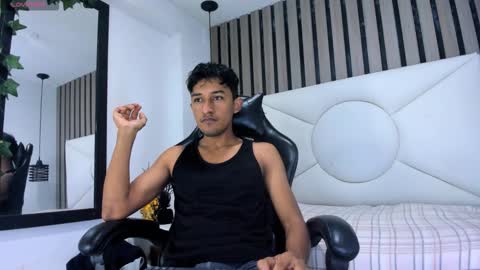 Snapshot of natzuki_ chatting on February 17, 12:01 pm natzuki_ online show from February 17, 12:01 pm