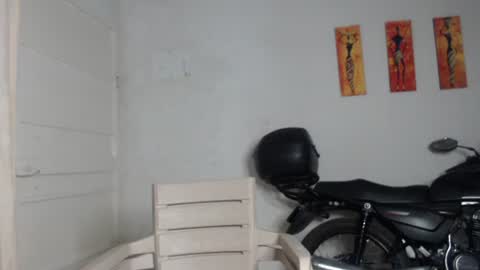 Snapshot of natzumi_mcqueen chatting on January 4, 11:22 am Stella Mcqueen online show from January 4, 11:22 am