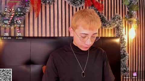 Christopher  Chris online show from December 7, 12:45 pm