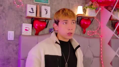 Snapshot of naughty__chris chatting on February 24, 12:58 pm Christopher Chris online show from February 24, 12:58 pm