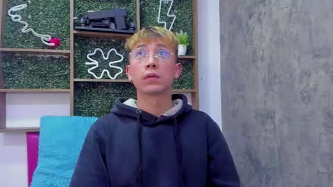 Snapshot of naughty__chris chatting on March 21, 12:10 pm Christopher Chris online show from March 21, 12:10 pm