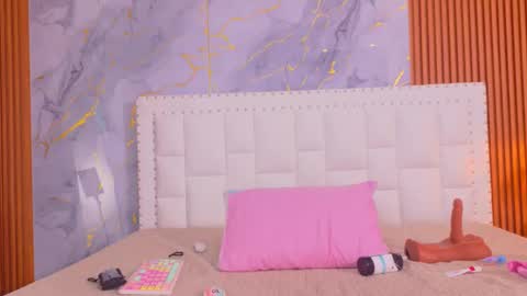 SASHA  online show from December 14, 7:29 pm