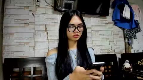 emma online show from March 7, 7:11 pm