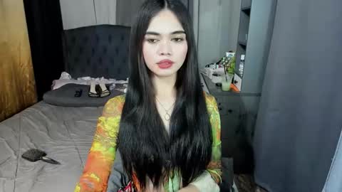 Snapshot of naughty_emmats chatting on April 26, 3:48 am emma online show from April 26, 3:48 am