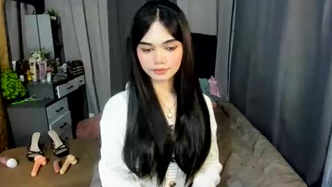 Snapshot of naughty_emmats chatting on June 9, 6:14 am emma online show from June 9, 6:14 am