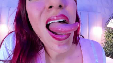 Flor online show from December 7, 1:58 am