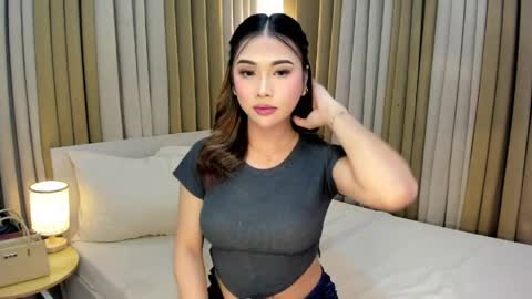 naughty_hunk_yuki online show from April 2, 6:44 am