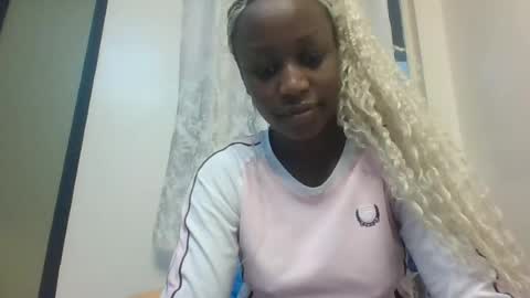 Snapshot of naughty_kesh chatting on June 25, 9:58 am kesh online show from June 25, 9:58 am