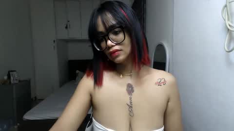 Snapshot of naughty_mariaxx chatting on April 22, 10:06 am Maria online show from April 22, 10:06 am