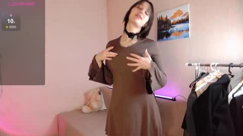 Snapshot of naughty_sparkle chatting on February 19, 11:34 pm Alexa online show from February 19, 11:34 pm