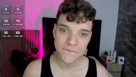 Snapshot of naughty_twink_ chatting on October 28, 11:58 am Noah online show from October 28, 11:58 am