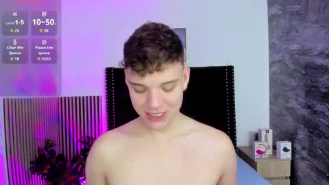 Snapshot of naughty_twink_ chatting on November 26, 11:55 am Noah online show from November 26, 11:55 am