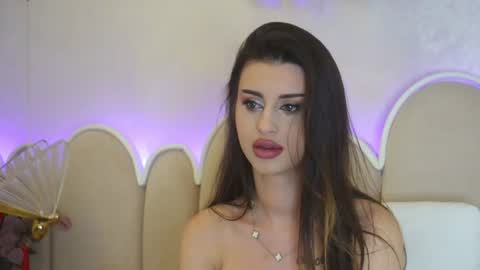 naughtyalicee online show from June 24, 6:34 am