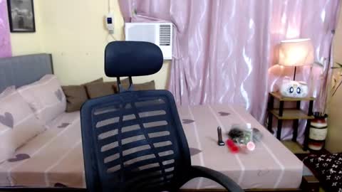 Snapshot of naughtyasiancummer chatting on December 6, 4:28 pm fujiko Be online show from December 6, 4:28 pm