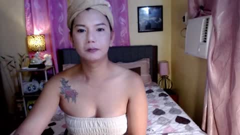 Snapshot of naughtyasiancummer chatting on February 26, 10:26 am fujiko Be online show from February 26, 10:26 am