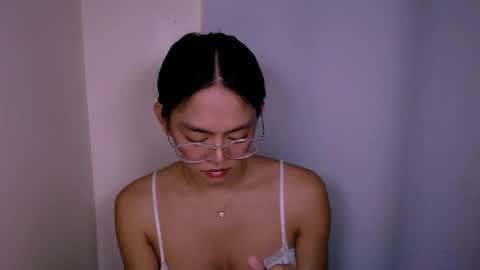 NaughtyAurora online show from May 22, 11:05 am