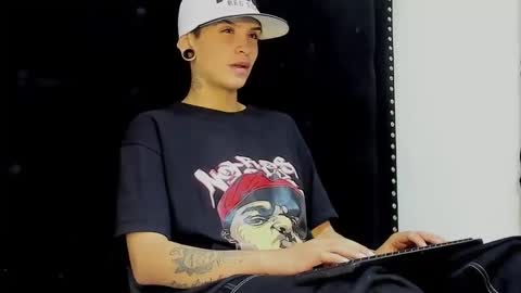 naughtyboy_rs online show from September 28, 4:18 am